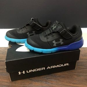 Toddler boys Under Armor surge sneaker